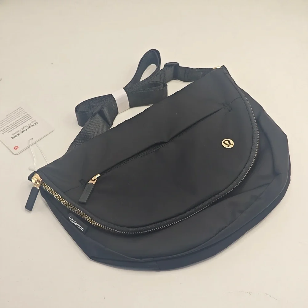 lululemon athletica Black Crescent Zip Crossbody with Gold Hardware - 5L - Picture 3 of 8